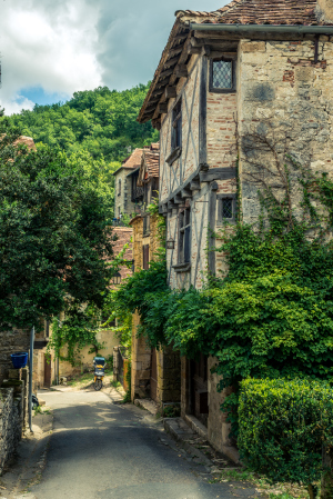 Quiet Streets of Cirq Lapopie