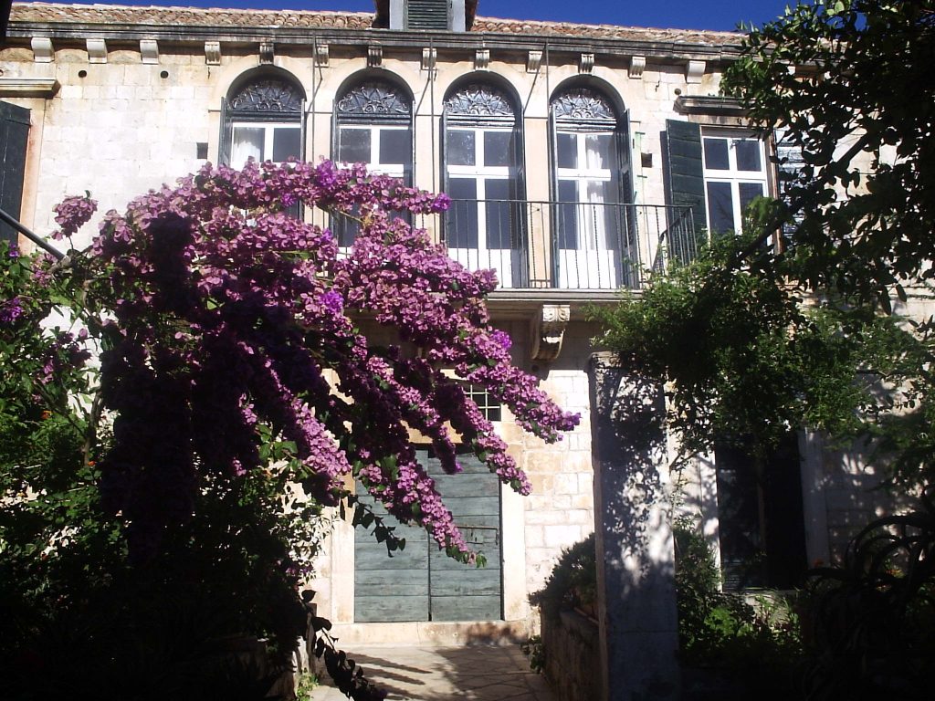 anthony-and-Ivana-Stancombs-home-in-Vis