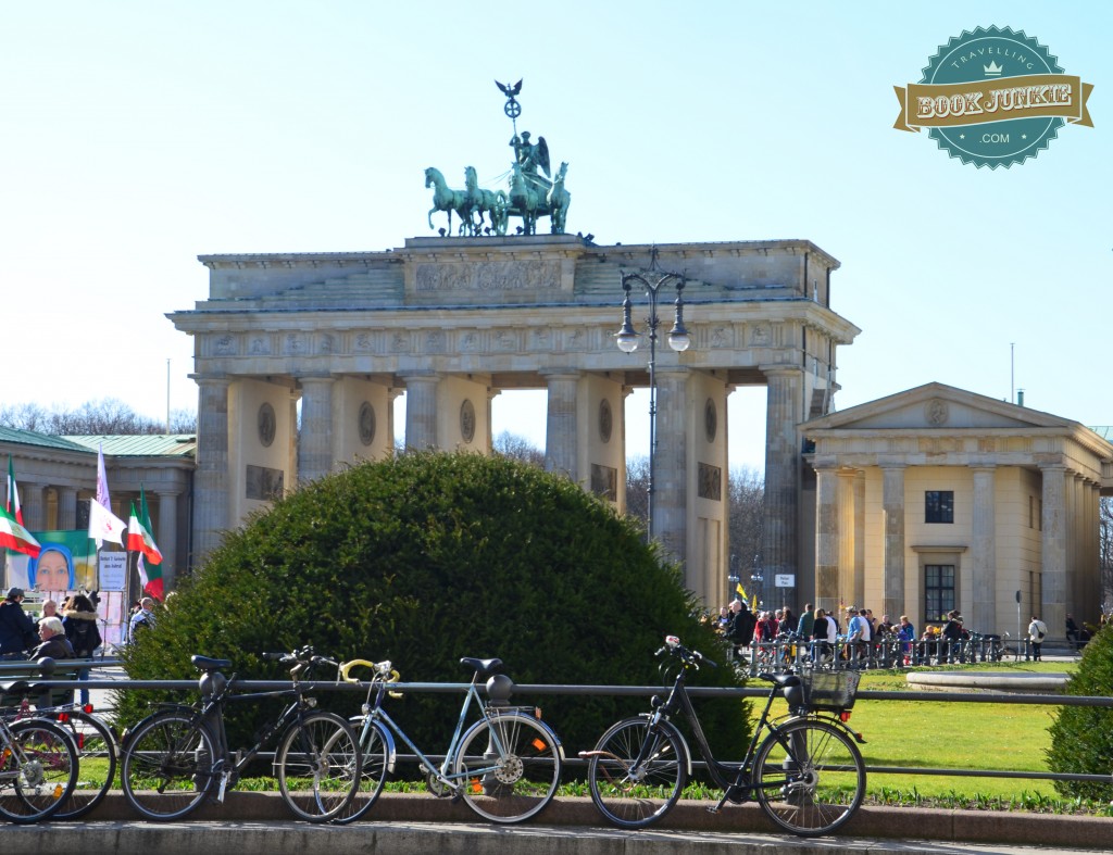 The-Brandenburg-Tor-also-known-as-the-Brandenburg-Gate where the Sandemans Tour starts