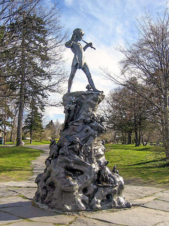 Peter Pan, London, Bloomsbury set, Barrie, Kesington Gardens
