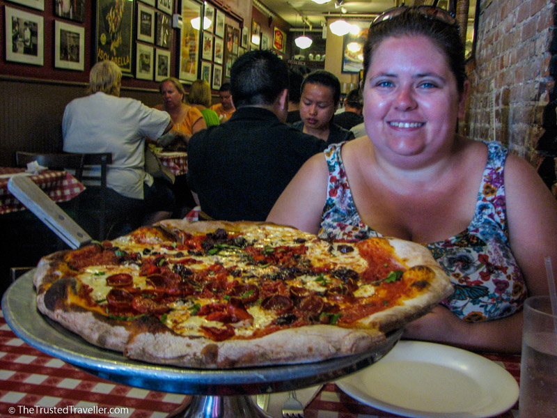 Lombardi's, New York City, America, Pizza, Food, Travelling, Travel, Travelling Book Junkie