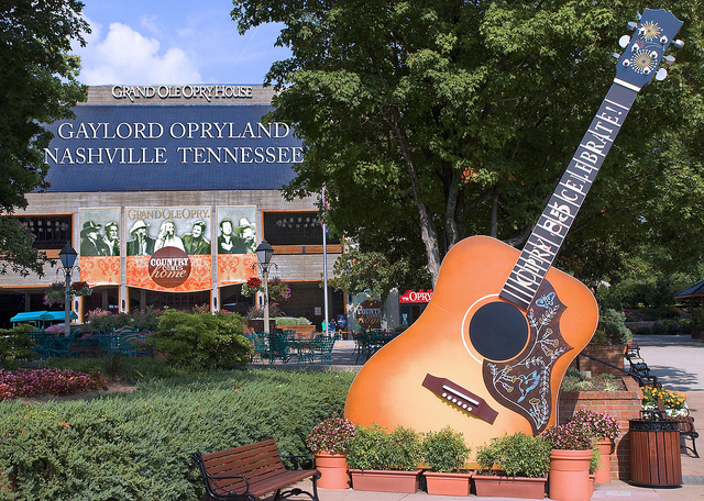 Nashville, Grand Ole Opry House, Family Vacation, holidays, Travel, Travelling Book Junkie