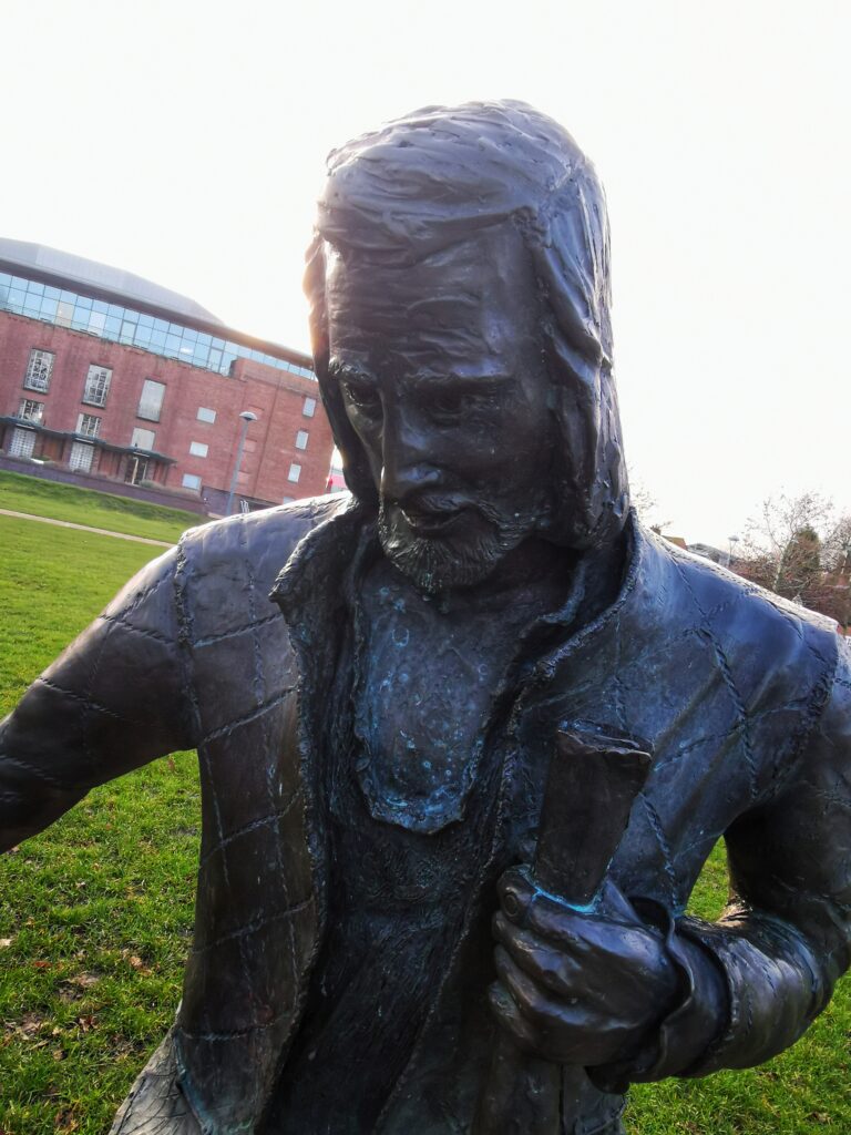 A Statue of Shakespeare outside of The RSC Theatre