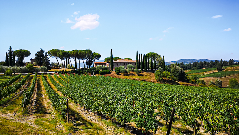 The view of La Mormoria on the approach