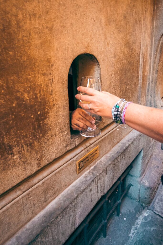 The wine windows of Florence are well known but also well hidden.